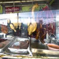 ร้านข้าวหมูกรอบ ขวัญใจคนท้ายเหมือง