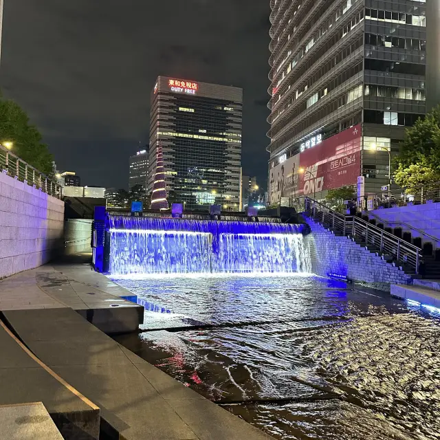 คลอง Cheonggyecheon