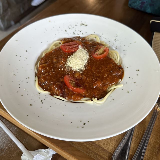 🚠 Tram View Café: 山頂纜車站旁的美食 🚠