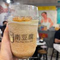 คาเฟ่น้ำเต้าหู้ น้ำขิง ที่Hotจริงจัง ดังทุกสาขา