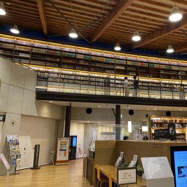 日本佐賀縣武雄市圖書館，顛覆傳統的閱讀空間
