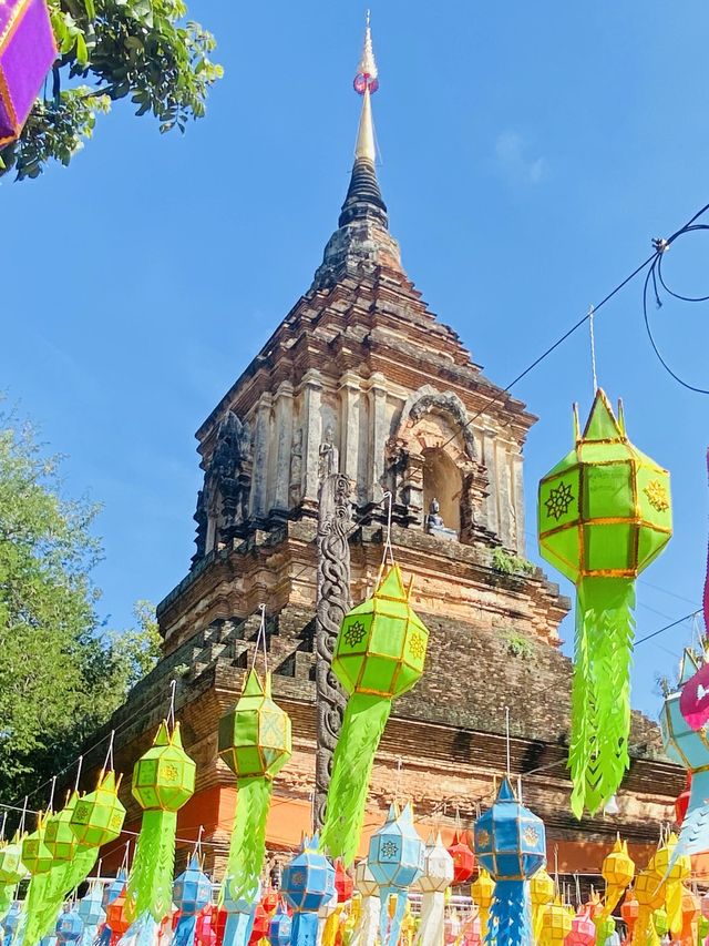 รดน้ำพระเจดีย์ | วัดโลกโมฬี | เชียงใหม่