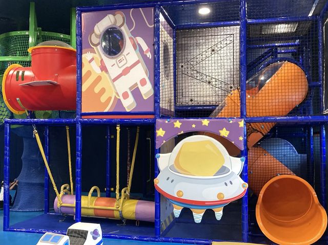 《🚀太空主題免費兒童遊戲室》