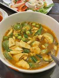 ครัวร่มไม้ชายน้ำ
