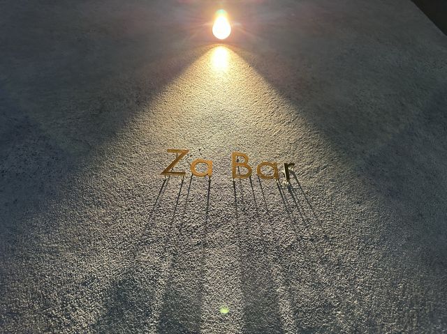 新宿・歌舞伎町。劇場内カフェ＆バー『Za Bar』(東急歌舞伎町タワー)