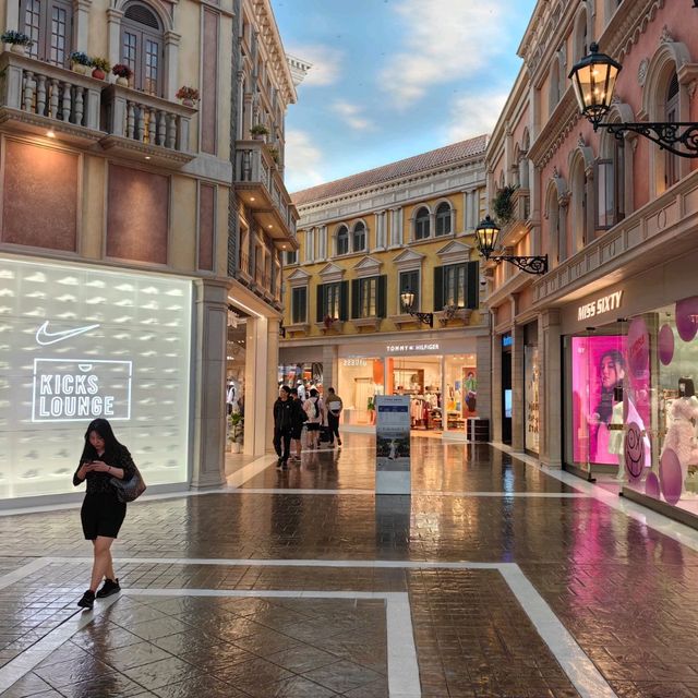 Shop till You Drop @The Venetian 