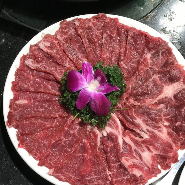 銅鑼灣美味麻辣火鍋「山止川行」