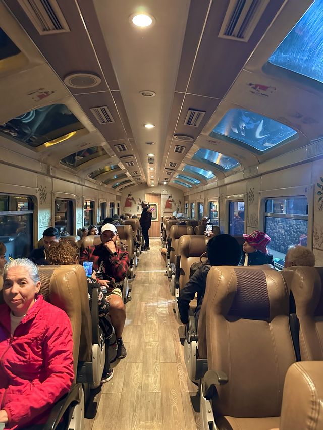 마추픽추로 향하는 비싼✨ “Peru Rail”