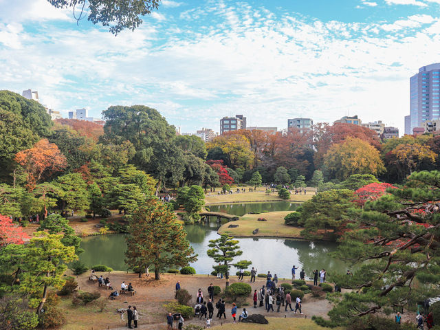 【東京都】和歌の心息づく雅な大名庭園『六義園』
