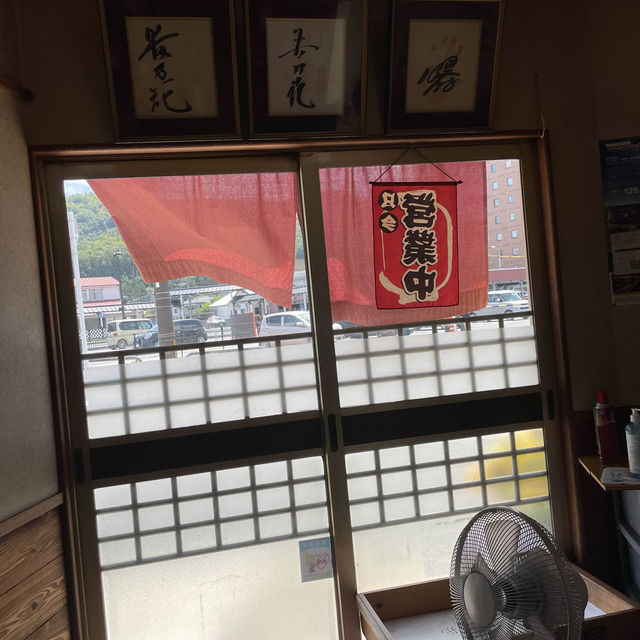 【岡山駅】津山のご当地グルメ「津山ホルモンうどん」を堪能