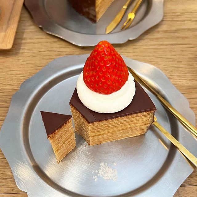 【福岡カフェ】伝統ある箱崎縞の織物の販売と、おいしいスイーツをいただけるカフェ