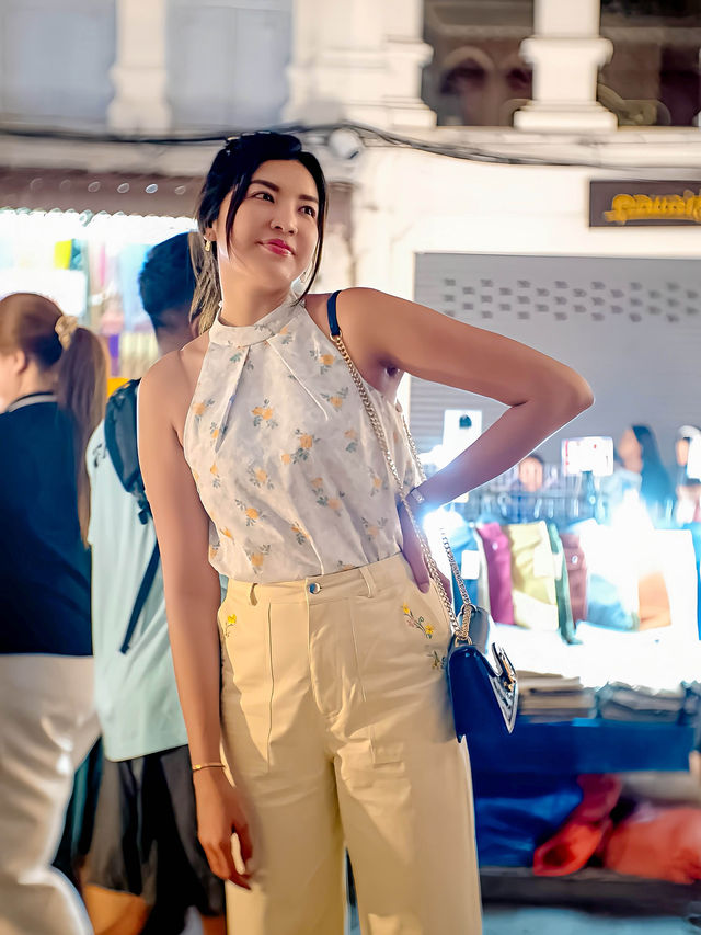 เดินเล่นชิลๆ ถนนคนเดินหลาดใหญ่ ภูเก็ต