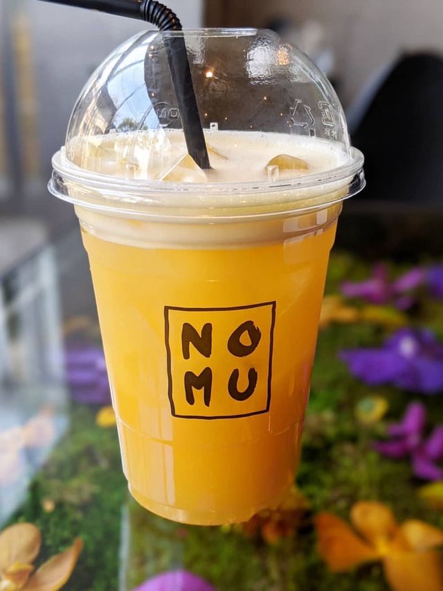 【東京カフェ】色鮮やかなニコライバーグマンのカフェ
