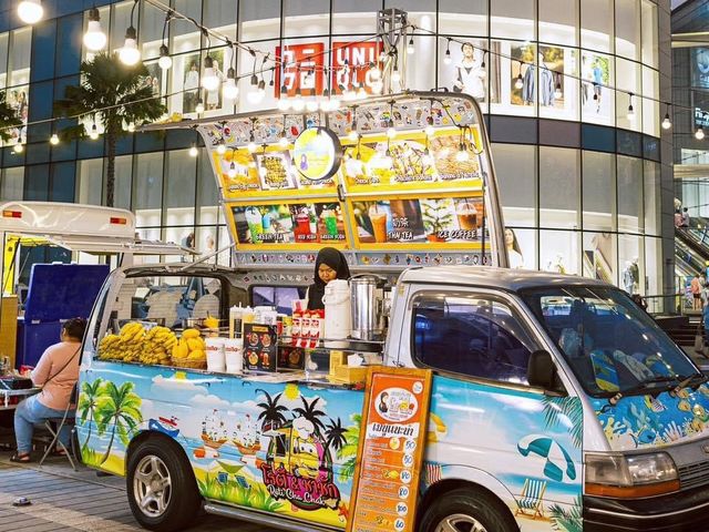 การรวมตัวของร้านอร่อยกว่า70ร้านค้า