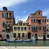 Strolling around the Floating City