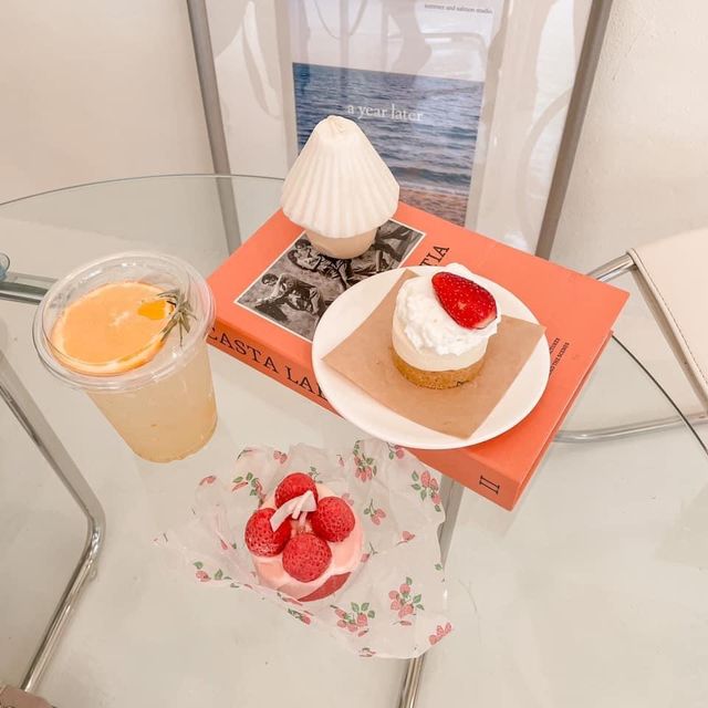 คาเฟ่สไตล์มินิมอล เกาหลีแบบสุดๆ 🍡