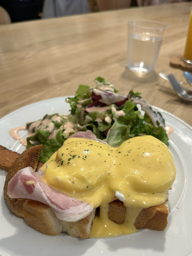 Trying the viral bakery in Tokyo