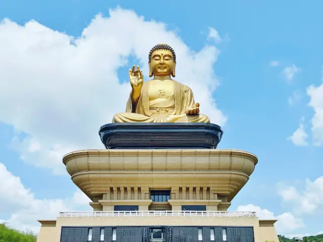 【Kaohsiung Attractions】Fo Guang Shan Buddha Museum: The Largest and Tallest Seated Buddha in Asia, Ideal for Meditation and Relaxation.