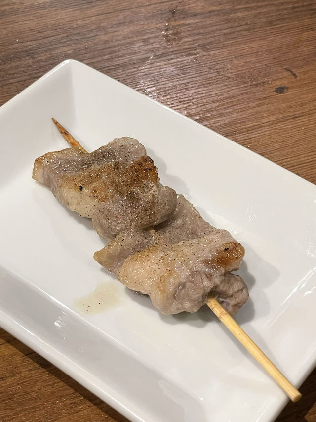 【やきとり家すみれ所沢店/埼玉県】赤ワインの「こぼれ」なんて見たことない！