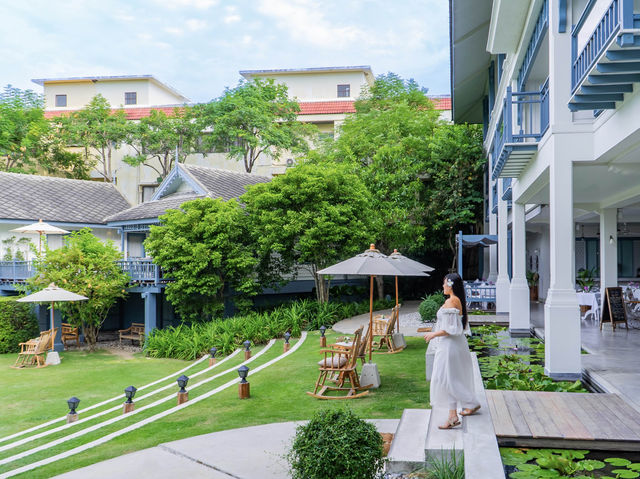 สัมผัสเสน่ห์อันคลาสสิคที่ Devasom Hua Hin Resort