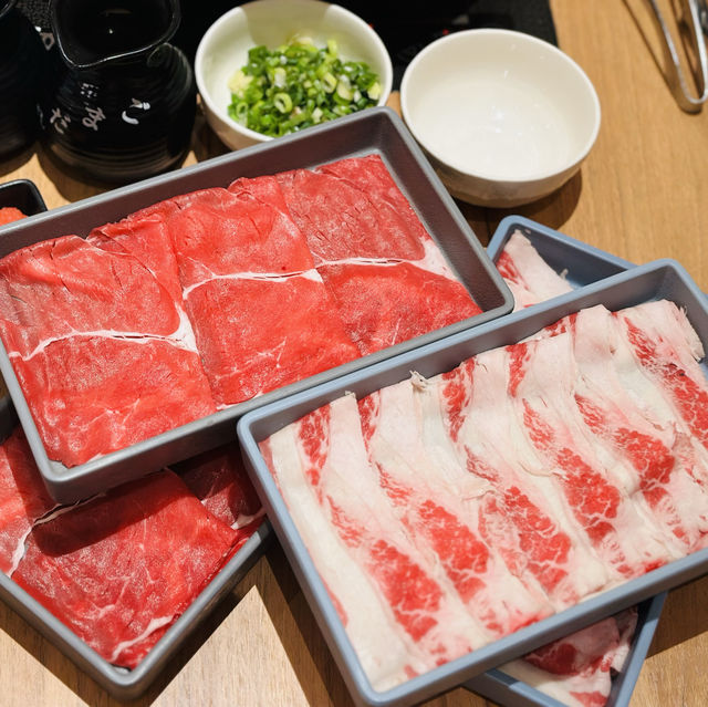新北中和➿健康蔬果與肉食系愛好者的天堂《中和環球MOMO壽喜燒》