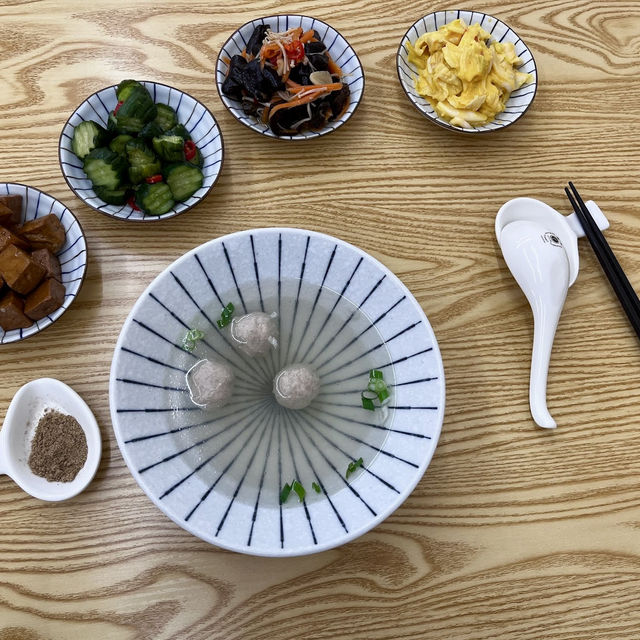 臺中西屯 不物正業牛肉麵 嘉徠真傳 牛肉麵X橙味雞排