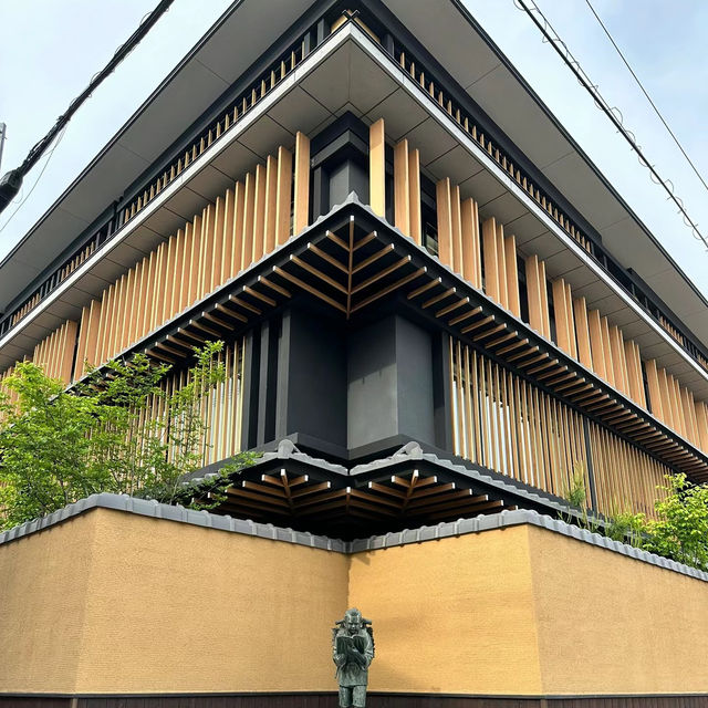 「新宮酒店：獨特奢華，傳統與現代完美融合」