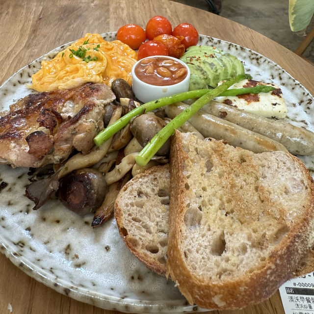 新竹東區森林系咖啡廳🍽️ARVO AVO ，在都市裡的森林裡享受芬多精吧！