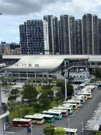 江門東站智選假日酒店：價格優惠，設施齊備