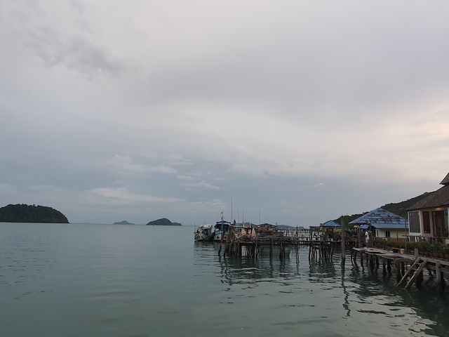 เกาะช้างเลี้ยวซ้าย