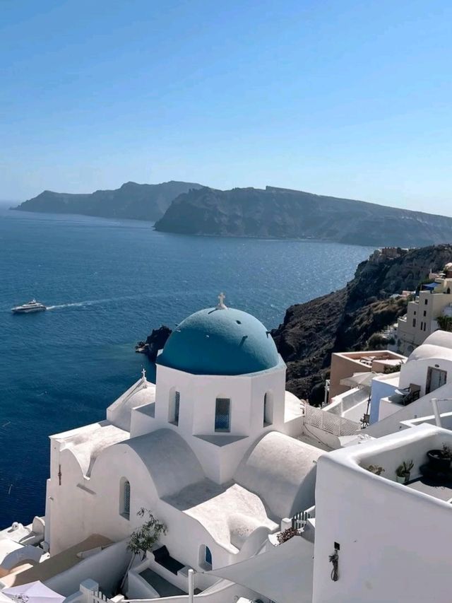 🇬🇷 Santorini: A Slice of Greek Paradise 🌅