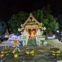 ศาลหลักเมือง จ.อุดร เก่าแก่ ดึกก็ไหว้ได้ 