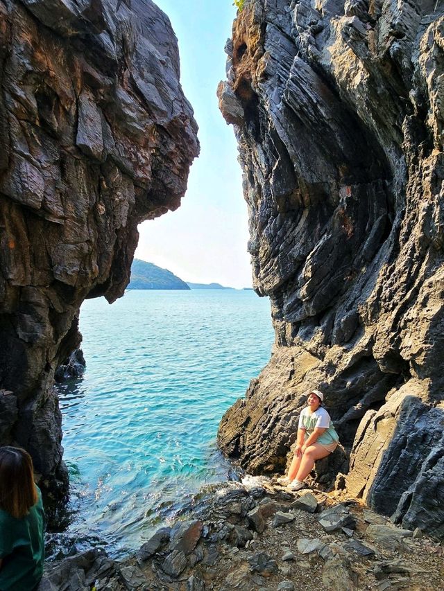 หาดถ้ำพัง แลนด์มาร์ค เกาะสีชัง