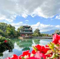 สระน้ำมังกรดำ ภาพสะท้อนความรุ่งเรืองแห่งลี่เจียง