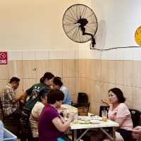 Local Delights at Chong Choon Cafe: Sarawak Laksa and Milk Tea