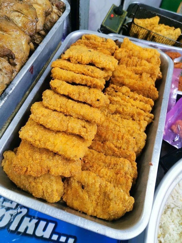 ข้าวมันไก่พุงพลุ้ย หลากเมนูสุดอร่อย มาแบบล้นๆจาน
