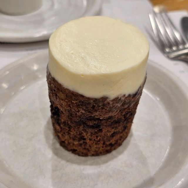 [銀座]キャロットケーキが美味しい銀座のカフェ[ローズベーカリー 銀座]