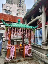 홍콩에서 가장 오래된 사원, 관우와 문창제를 모시는 만모사원