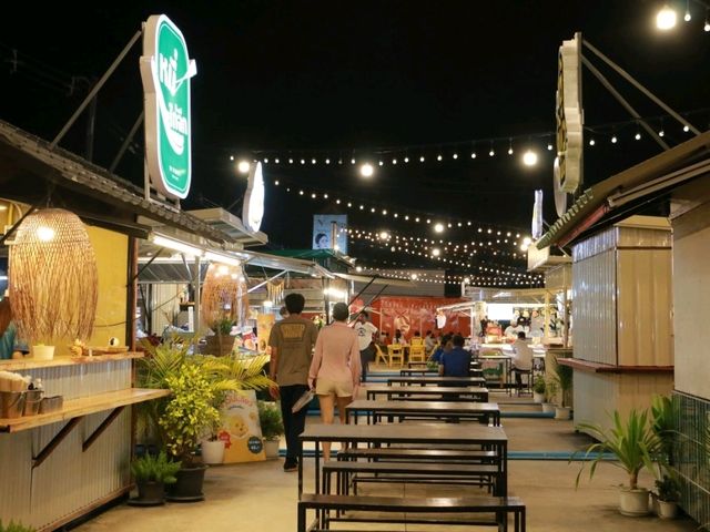 เที่ยวตลาดกลางคืนที่ตู้ Market 