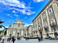 義大利🇮🇹卡塔尼亞大教堂廣場