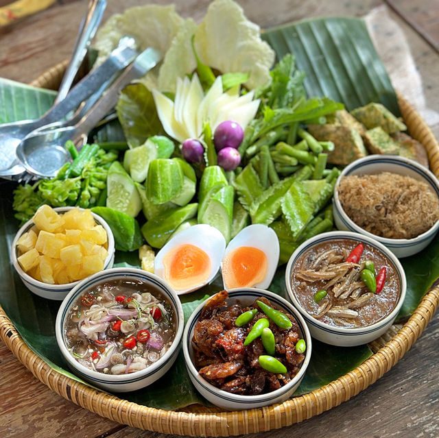 ครูสายฐิพย์ - ข้าว ยำ ธรรม แกง 🌳