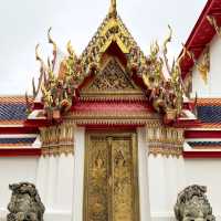 The Splendor of Wat Phra Chetuphon: Bangkok’s Reclining Treasure