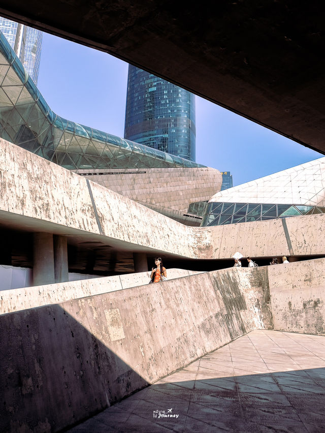 พาไปหามุมถ่ายรูปสุดชิคที่  Guangzhou Opera House