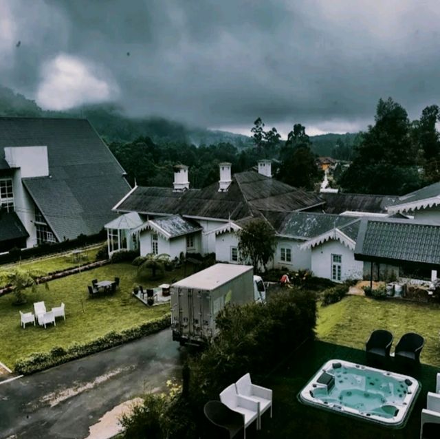 LUXURY ESCAPE @ THE GOLDEN RIDGE HOTEL.