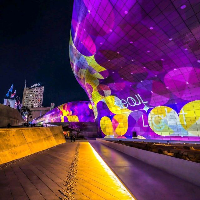 Dongdaemun Design Plaza Winter Light Festival