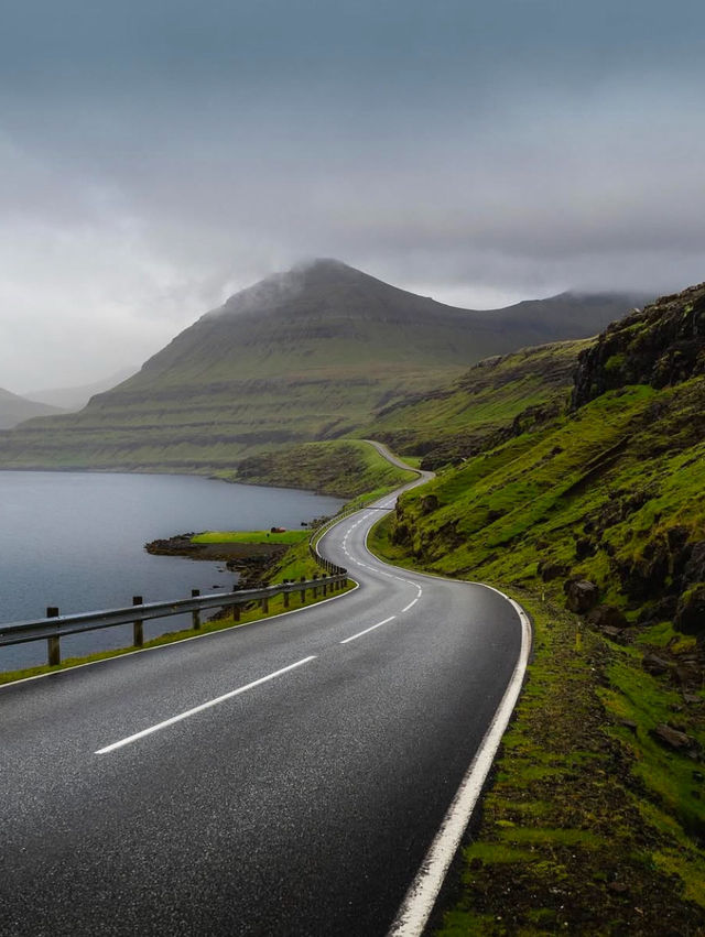 A road trip in Faroe Islands is a must!🗻