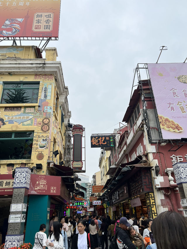 เดินเล่น ตะลุยกินที่ย่าน Taipa 🥖