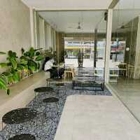 Stylish and Comfortable: Monero Cafe