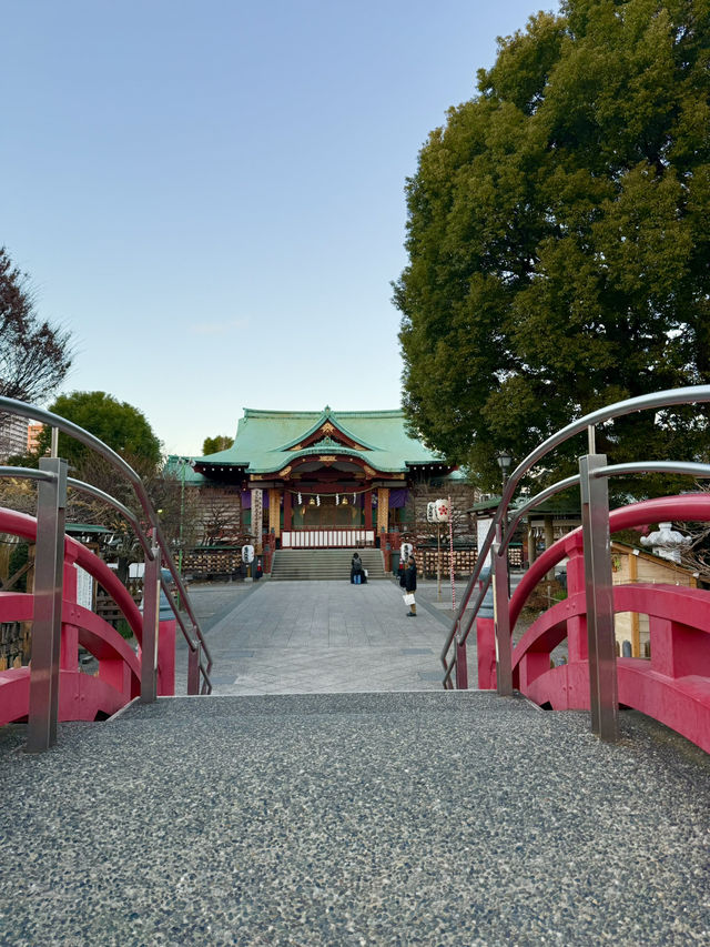 静かな境内で季節の移ろいを感じる『亀戸天神』