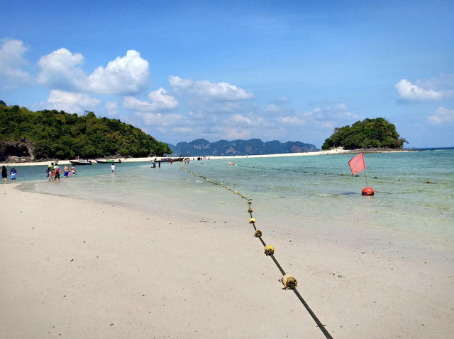 ทะเลแหวก"จังหวัดกระบี่🏞️